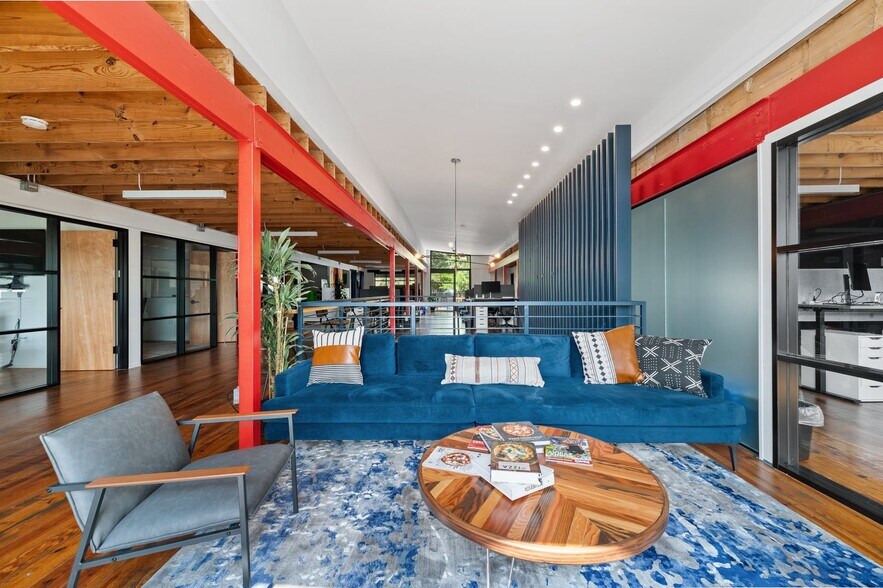 More Photos Of 2810 S 1st St, Austin Office For Lease