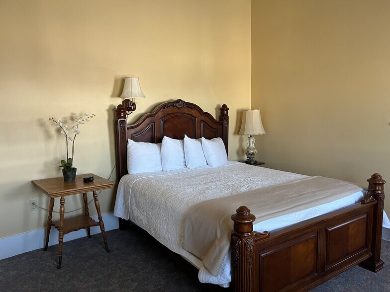 More Photos Of 101 E Bridge Ave, Saratoga Hotel For Sale