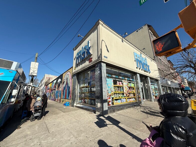 More Photos Of 435 Knickerbocker Ave, Brooklyn Storefront Retail Residential For Lease