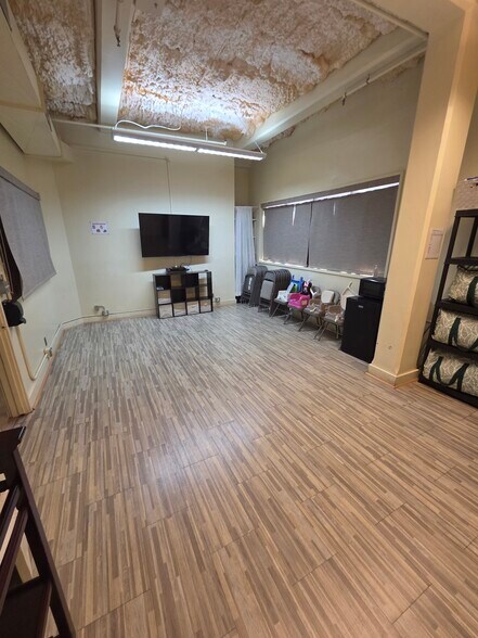More Photos Of 501 Sumner St, Honolulu Warehouse For Sale