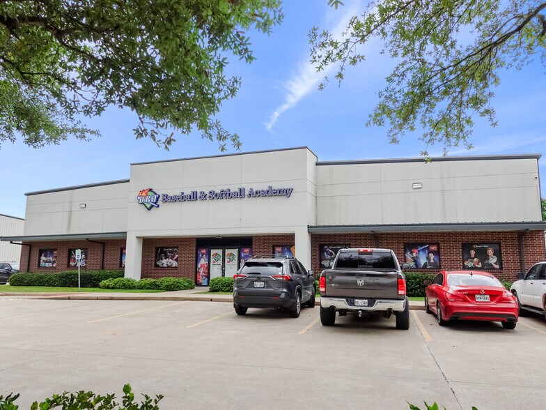 More Photos Of 11821 S Sam Houston Pky W, Houston Warehouse For Sale