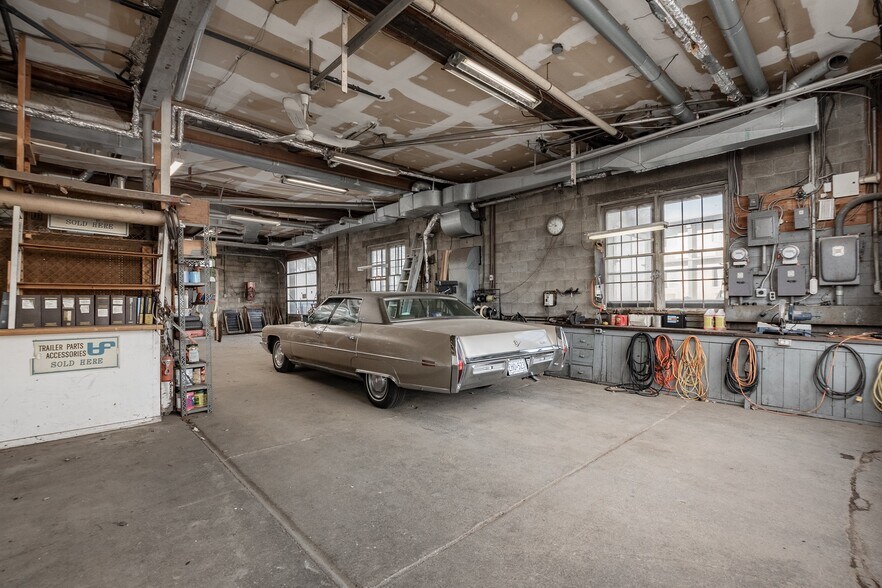 More Photos Of 146 Stewart Blvd, Brockville Light Manufacturing For Sale