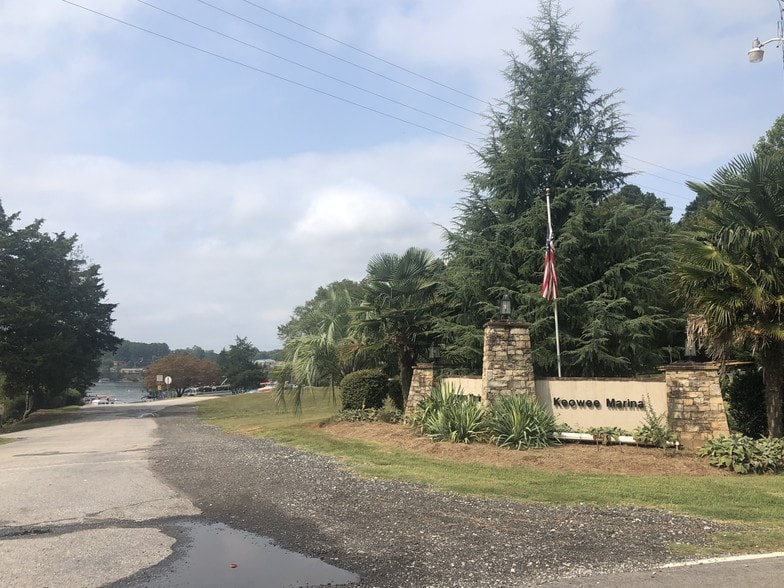 More Photos Of 329-339 Us-123-byp, Seneca Unknown For Lease