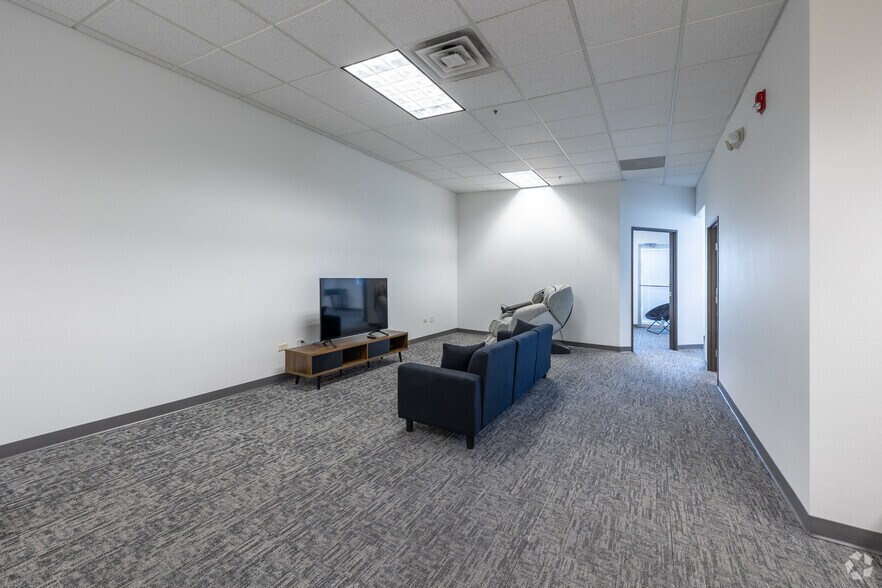 More Photos Of 3001 Industrial Ln, Broomfield Research And Development For Lease