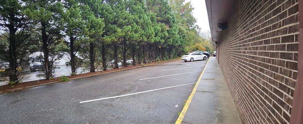 More Photos Of 4917 South Blvd, Charlotte Medical For Lease