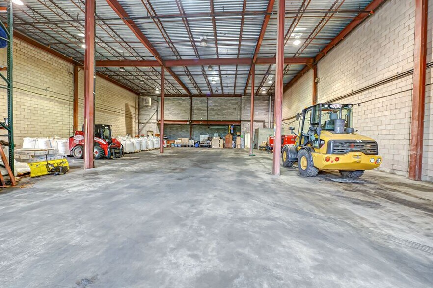 More Photos Of 185 Route 109, West Babylon Warehouse For Sale
