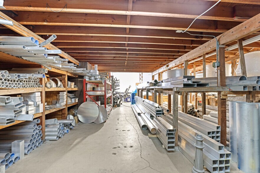 More Photos Of 695-699 W 17th St, Hialeah Warehouse For Sale