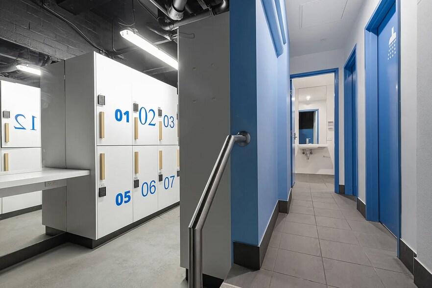 More Photos Of 426 King St, Newcastle West Office For Lease