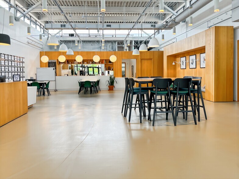 More Photos Of 307 W Tremont Ave, Charlotte Coworking Space