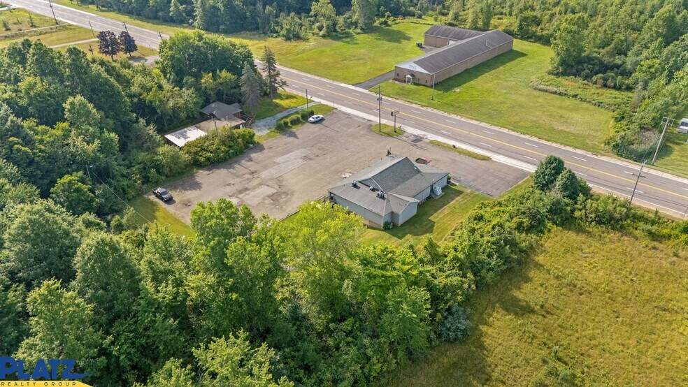 More Photos Of 4040 McCartney Rd, Lowellville Bar For Sale