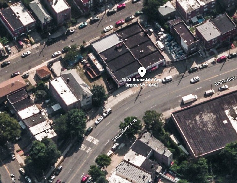 More Photos Of 1852 Bronxdale Ave, Bronx Showroom For Lease
