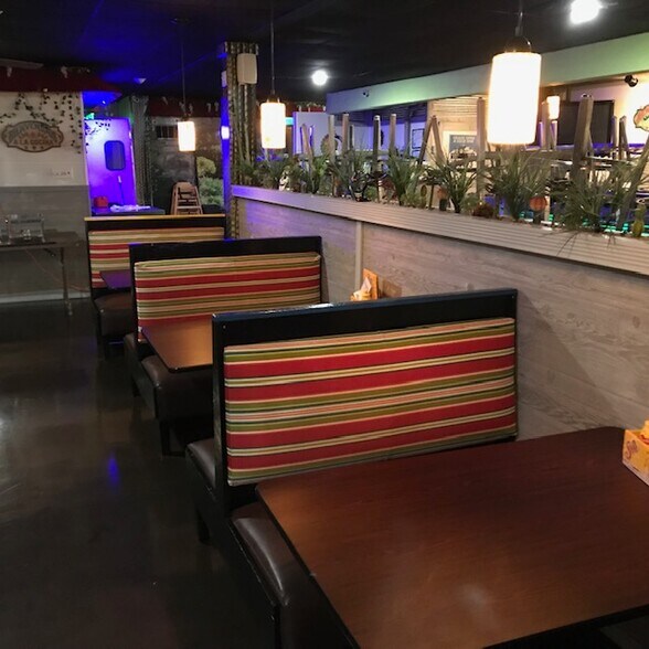 More Photos Of 107 E Mondamin St, Minooka Bar For Sale