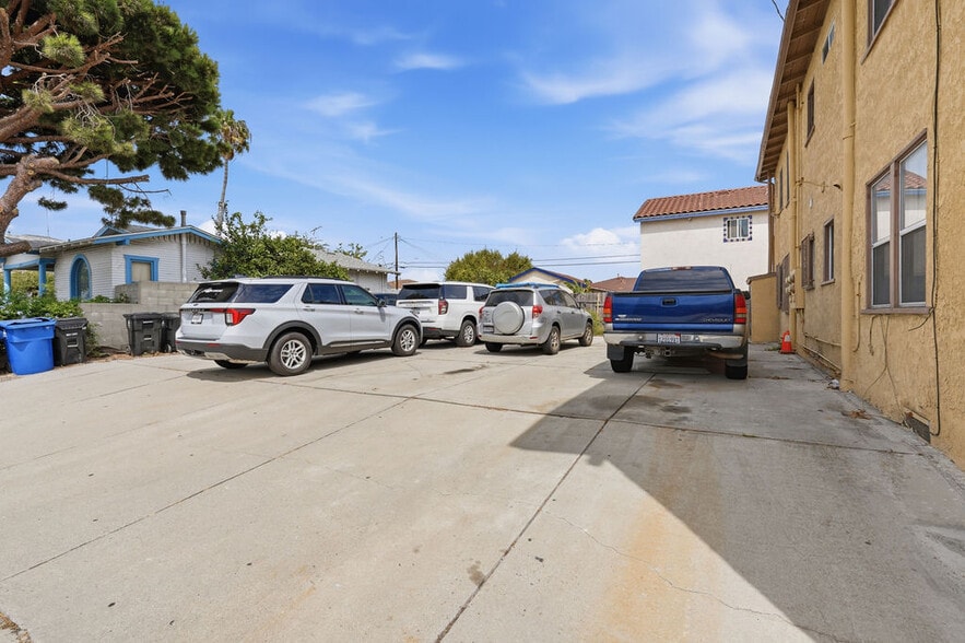 More Photos Of 580 W 22nd St, San Pedro Apartments For Sale