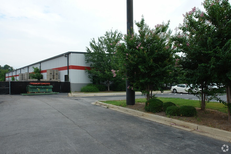More Photos Of 6915 Button Gwinnett Dr, Doraville Warehouse For Lease