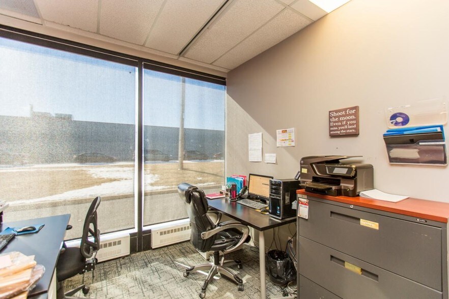 More Photos Of 245 Menten Pl, Ottawa Office For Lease