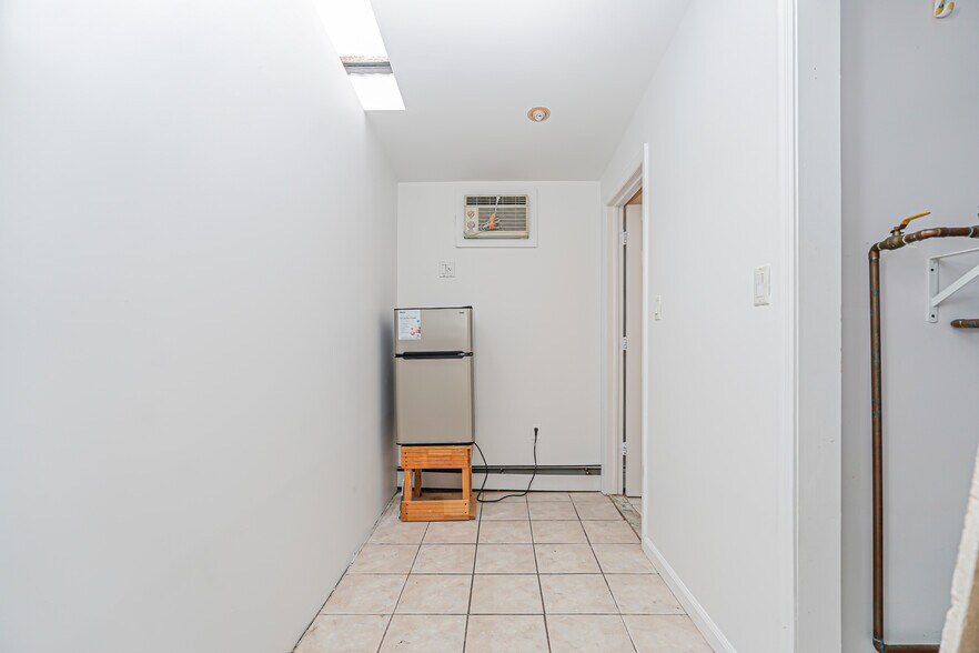 More Photos Of 339 Lincoln Ave, Staten Island Warehouse For Sale