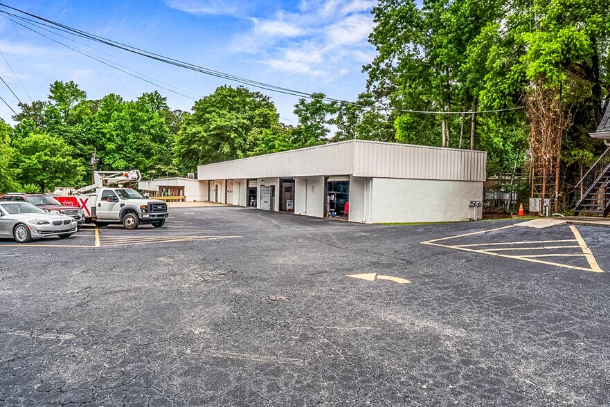 More Photos Of 312 Glynn St N, Fayetteville Auto Repair For Lease