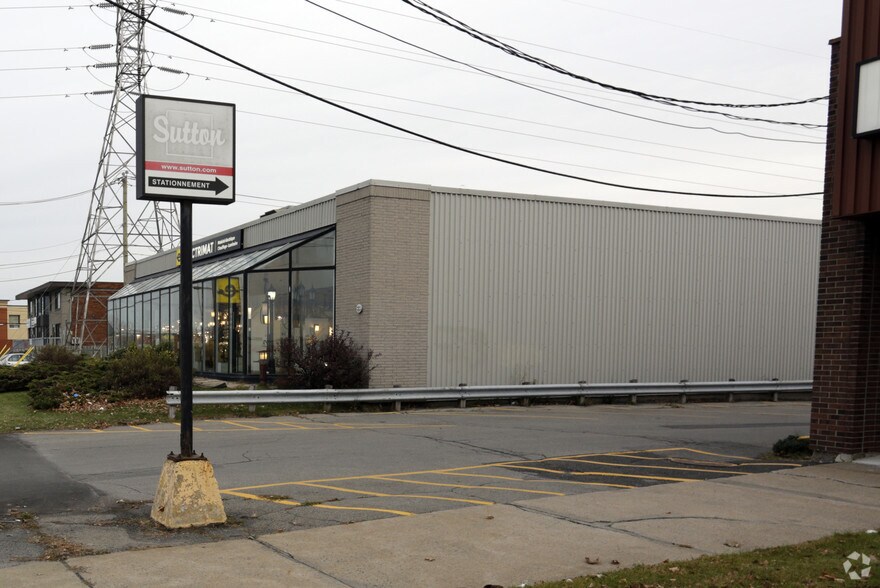 More Photos Of 2180 Lapinière, Brossard Showroom For Sale