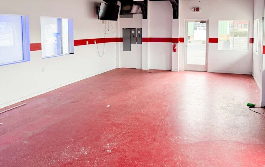 More Photos Of 1225 SW Highway 97, Madras Storefront Retail Office For Lease