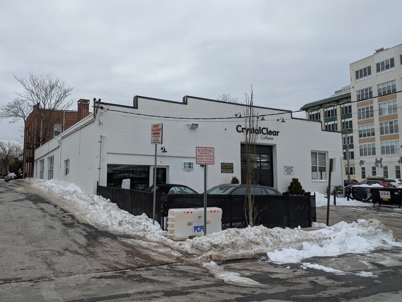 More Photos Of 5 Rollhaus Pl, Port Chester Auto Repair For Sale