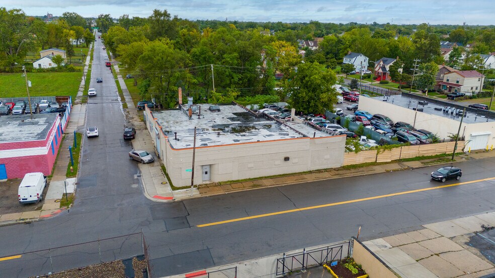 More Photos Of 7940 Tireman St, Detroit Auto Repair For Sale