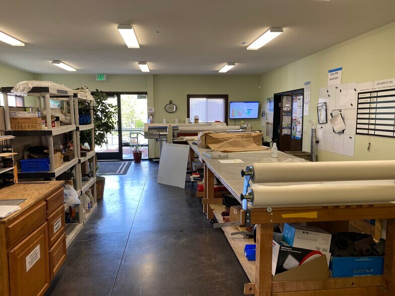 More Photos Of 1400 SE Township Rd, Canby Light Distribution For Lease