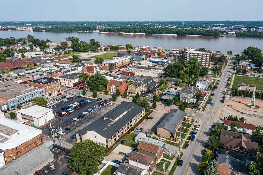 More Photos Of 124 W Chestnut St, Jeffersonville Apartments For Sale