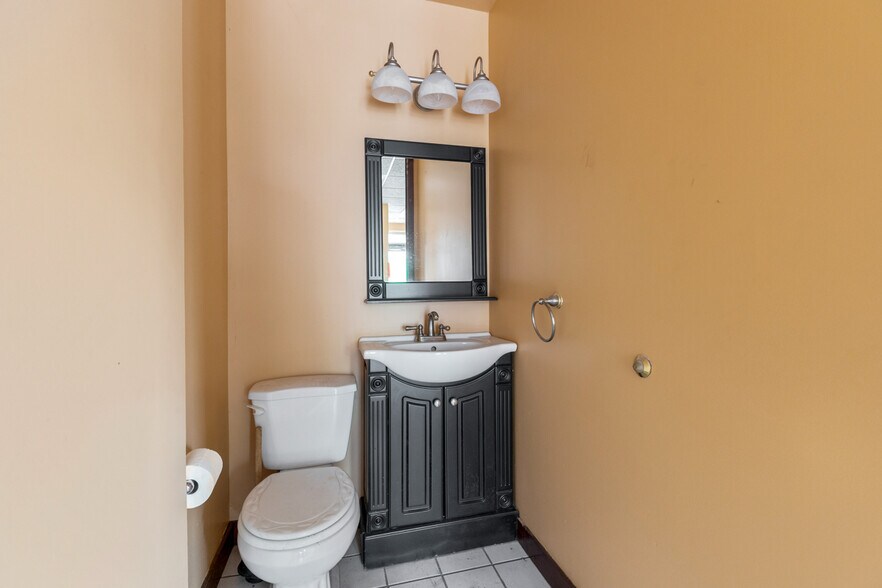 More Photos Of 9870 Derby Ln, Westchester Loft Creative Space For Sale