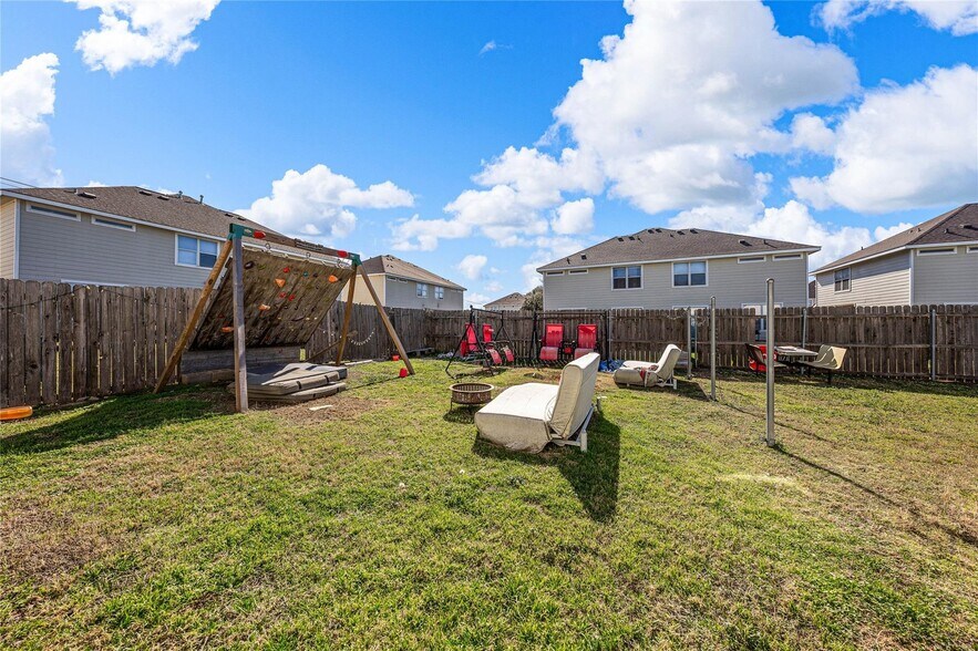 More Photos Of 2537 S 3rd St, Waco Apartments For Sale