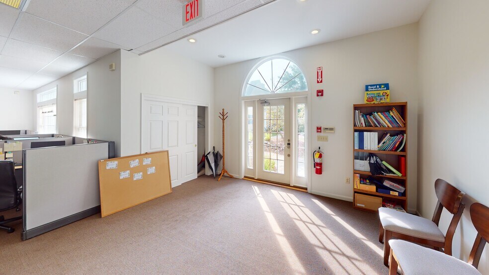 More Photos Of 360 Route 101, Bedford Medical For Lease