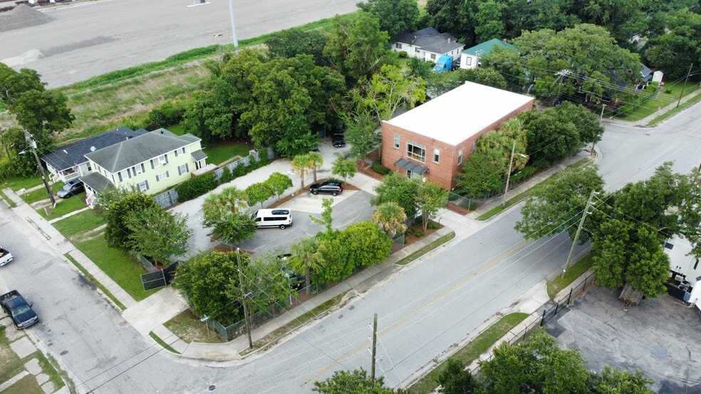 More Photos Of 3200 N Carolina Ave, North Charleston Office For Sale