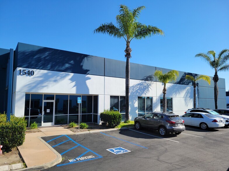 More Photos Of 1540 S Lewis St, Anaheim Flex For Sale