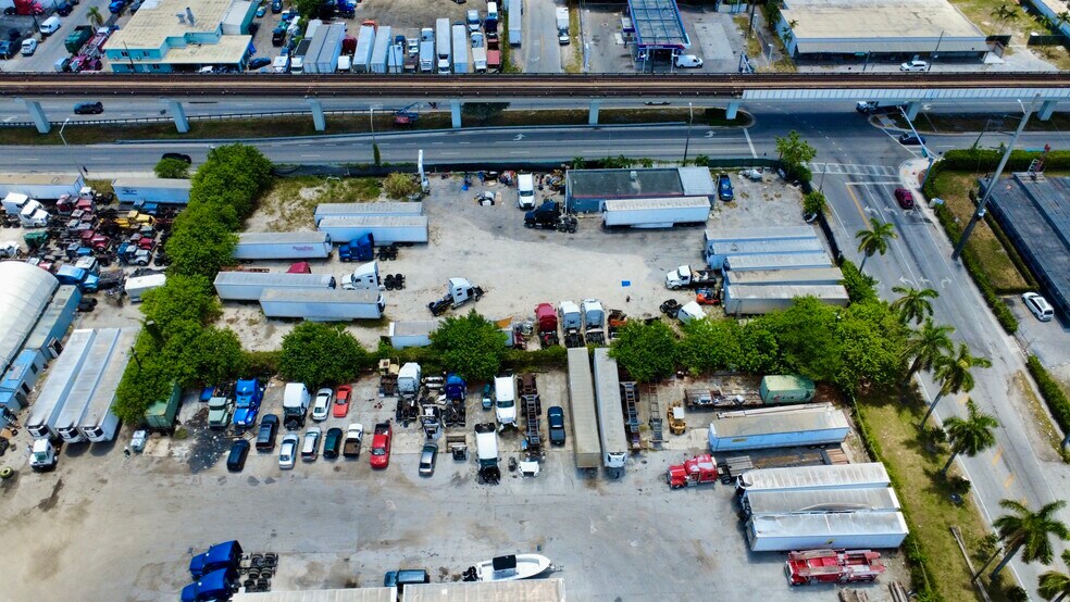 More Photos Of 7112 NW 27th Ave, Miami Warehouse For Sale