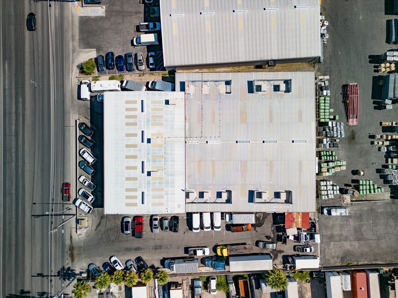 More Photos Of 2017 W Gowan Rd, North Las Vegas Warehouse For Lease