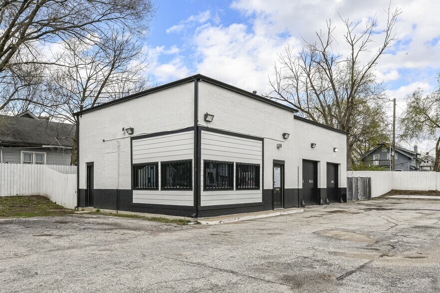 More Photos Of 4502 E Michigan St, Indianapolis General Retail For Sale