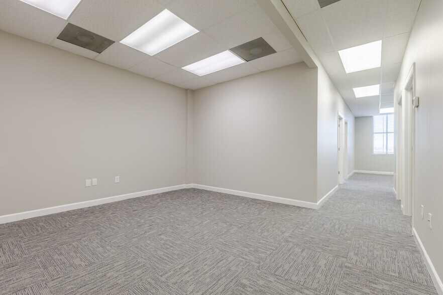 More Photos Of 100 Stone Village Dr, Fort Mill Bank For Lease