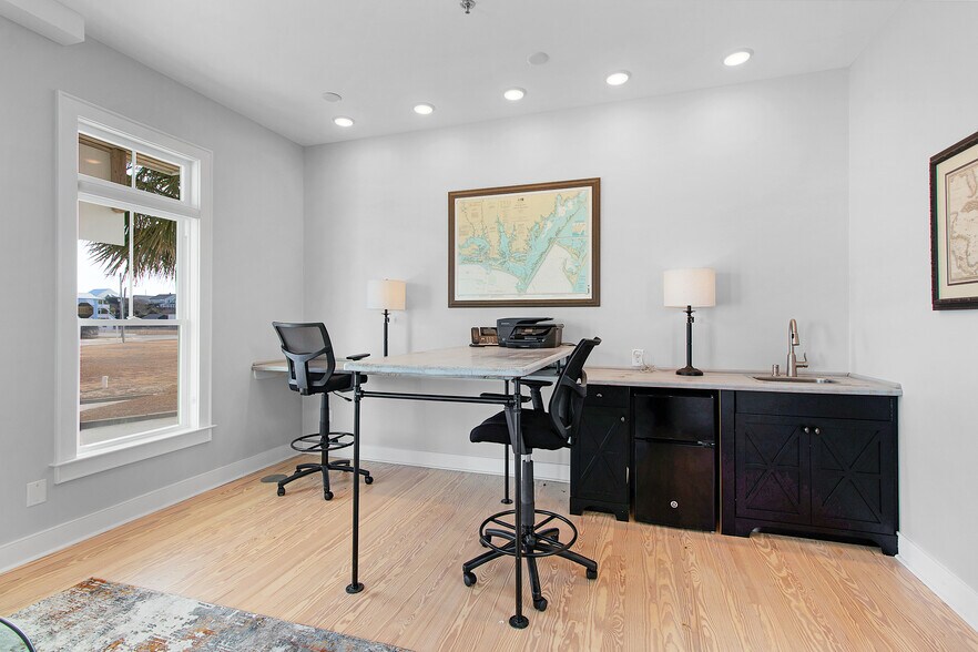 More Photos Of 108 West Dr, Atlantic Beach Office For Sale