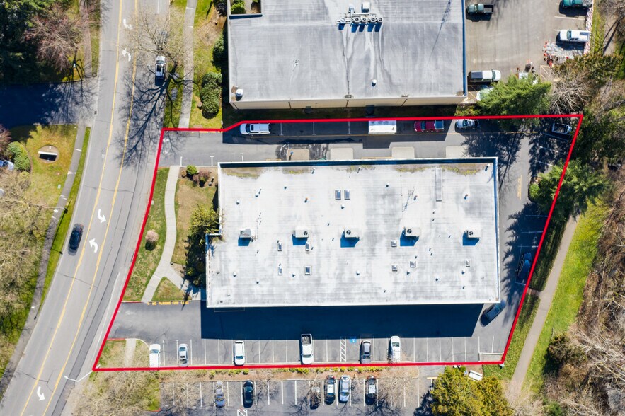 More Photos Of 16000 Mill Creek Blvd, Mill Creek Showroom For Lease