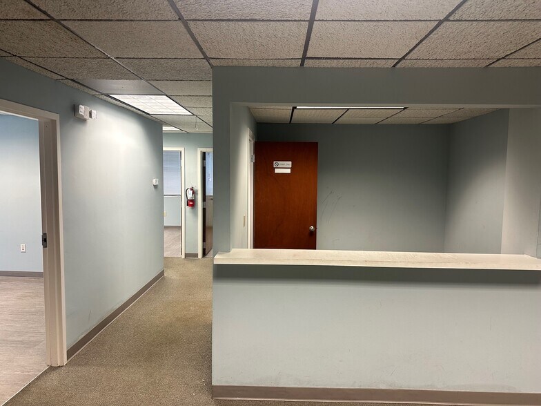More Photos Of 2610 NW 43rd St, Gainesville Office For Lease