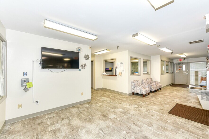 More Photos Of 1640 N Ritter Ave, Indianapolis Medical For Lease
