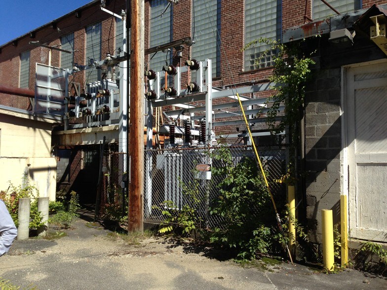 More Photos Of 157 Columbia St, Lee Warehouse For Sale