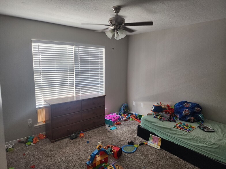 More Photos Of 517 5th St, Humble Apartments For Sale