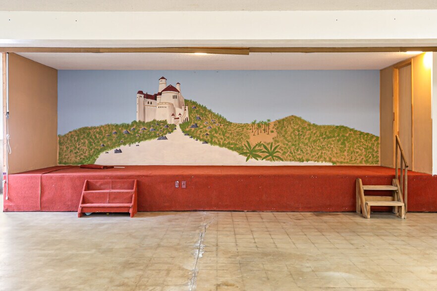 More Photos Of 3955-3995 N Irving St, Denver Religious Facility For Lease