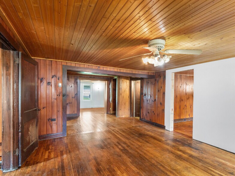 More Photos Of 505 E Main St, Burnsville Apartments For Sale