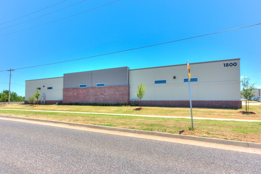 Primary Photo Of 1800 W Tecumseh Rd, Norman Warehouse For Lease