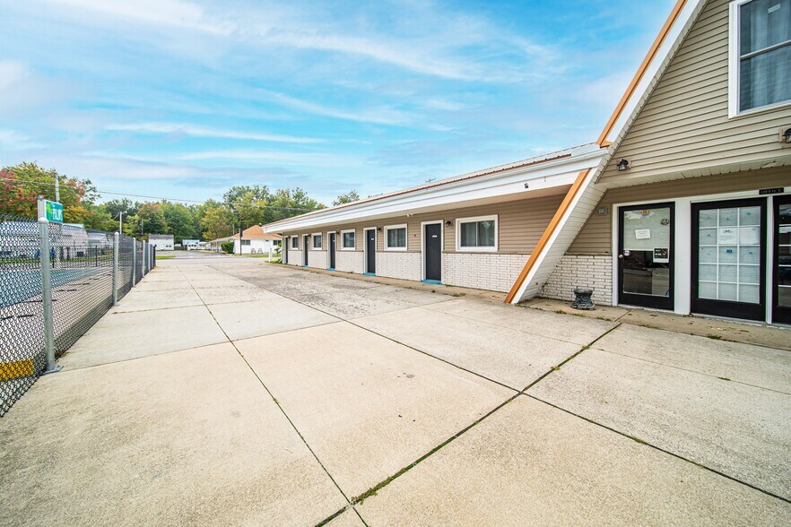 More Photos Of 5225 Old Lake Rd, Geneva Hotel For Sale