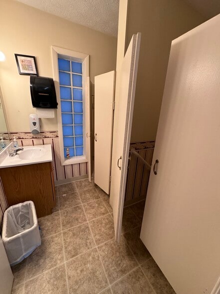 More Photos Of 201 Lytle st, Fostoria Religious Facility For Sale