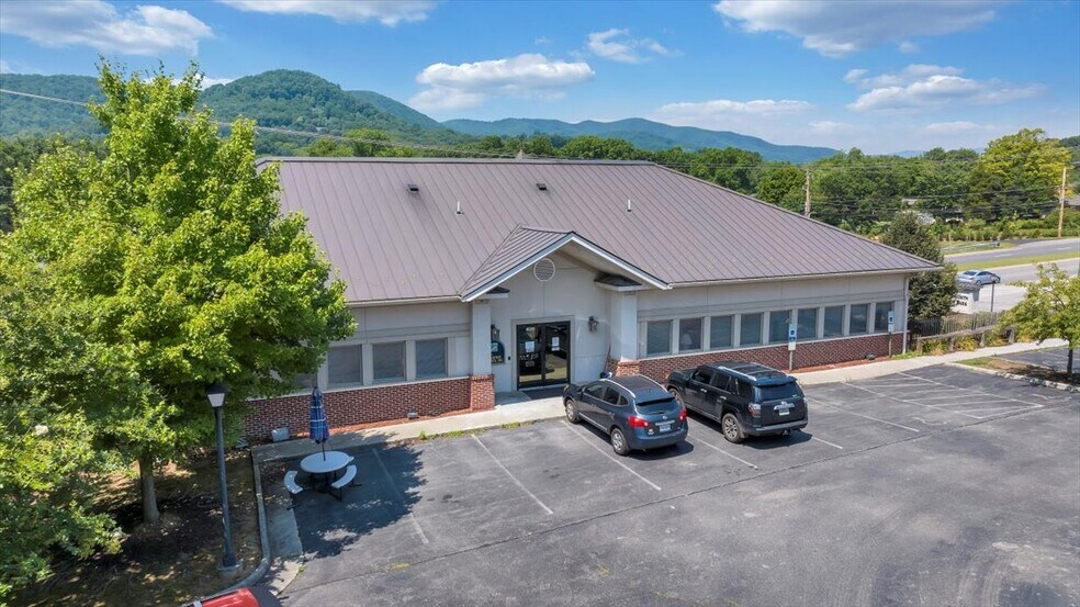 More Photos Of 2408 Electric Rd, Roanoke Medical For Lease