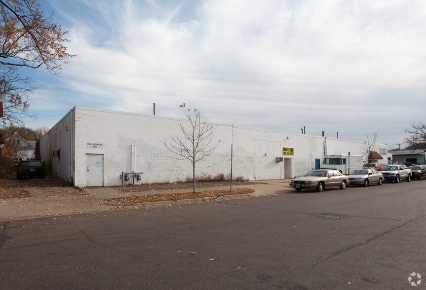 More Photos Of 3233-3243 Snelling Ave, Minneapolis Manufacturing For Lease
