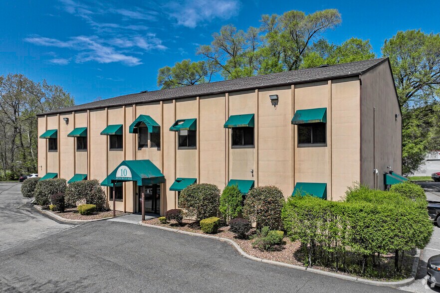 More Photos Of 10 Little Britain Rd, Newburgh Medical For Lease